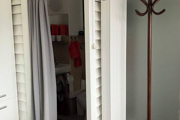 Ganze Wohnung, Gästezimmer Rose Appartement/Fewo Appartement/Fewo in Thun, Thunersee