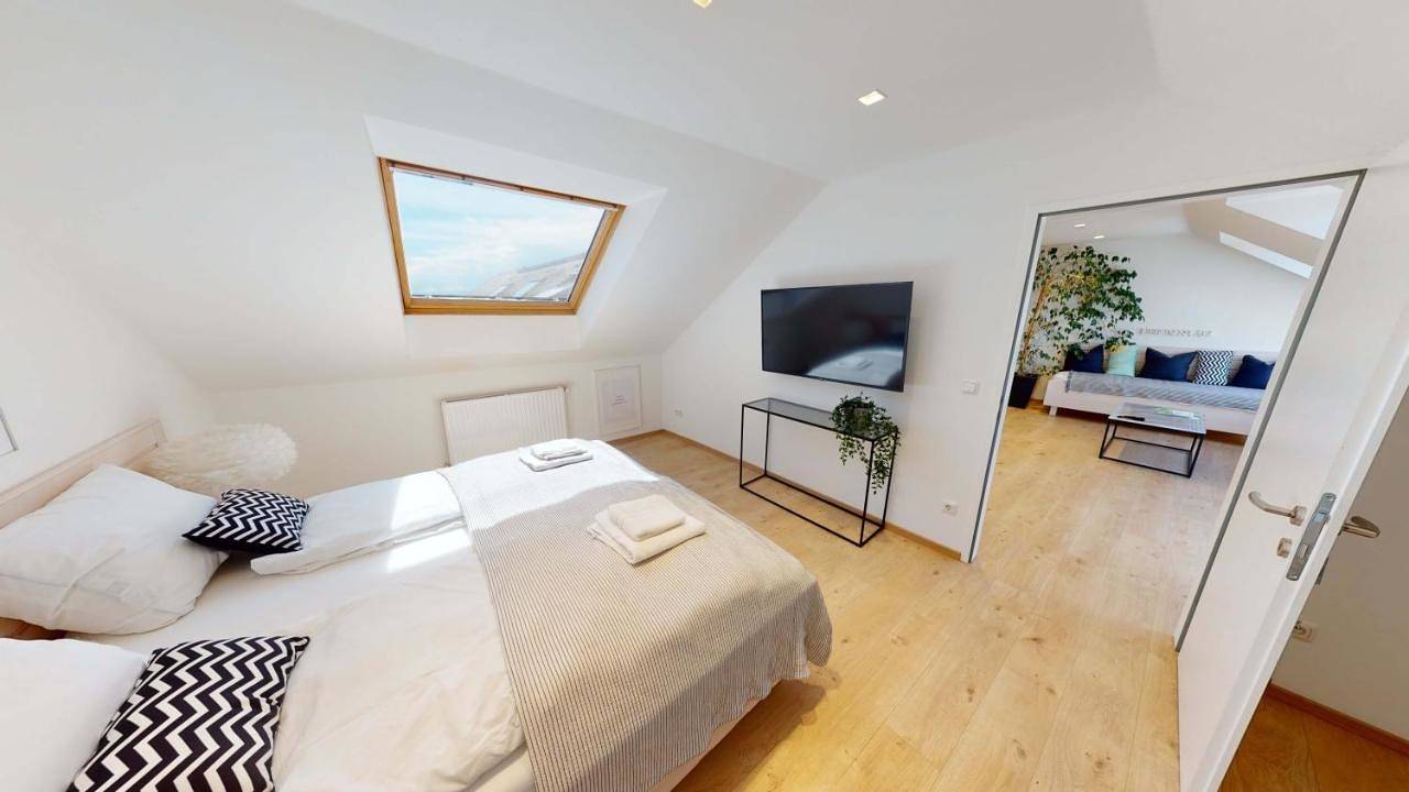 Ganze Wohnung, Lieblingsplatz Neusiedl - Modern Stylish Apartments - Free Parking Burgenland Card - 10 min to Designer Outlet Parndorf and Lake Neusiedl in Neusiedl am See, Neusiedlersee-Hügelland