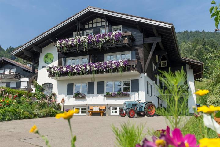 Vakantiewoning voor 4 personen, with Balkon and Terras as well as Tuin and Sauna in Bolsterlang