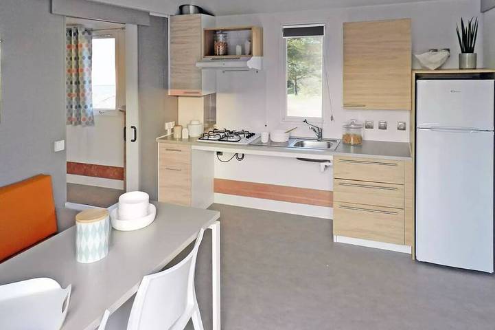 Camping pour 4 personnes, avec piscine et terrasse