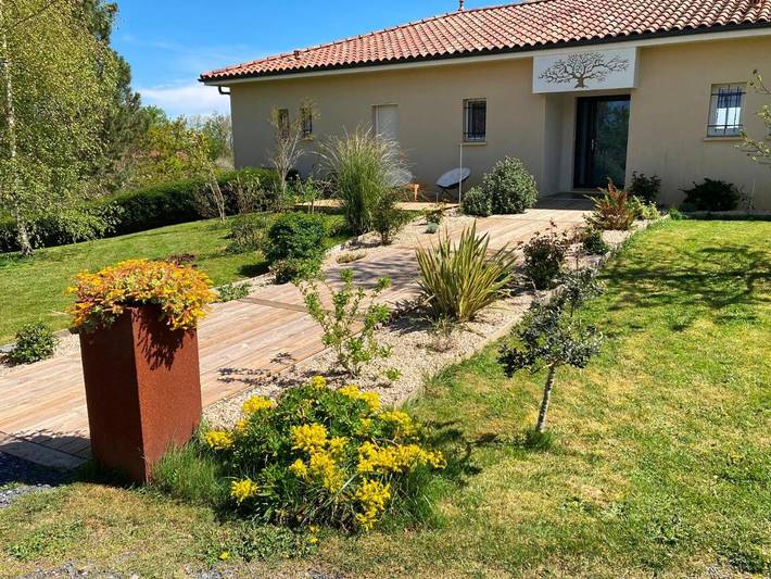 Chambre d’hôte pour 2 personnes, avec Terrasse ainsi que Jardin et Vue à Couloumé-Mondebat