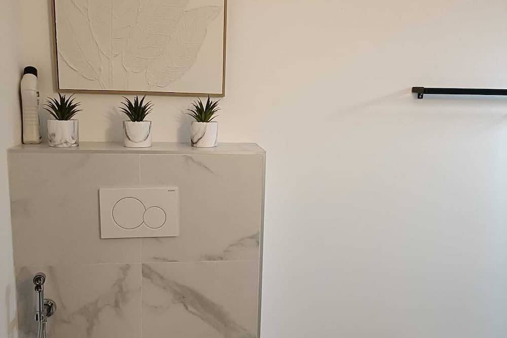 Appartement entier, Appt neuf 2-4 pers avec loggia -Piscine chauffée- bord de mer- proche Bonifacio in Pianottoli-Caldarello, Arrondissement de Sartène