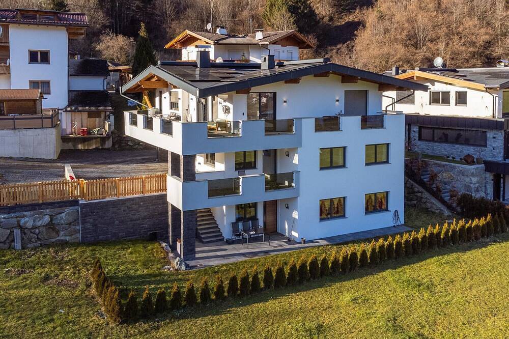 Ganze Wohnung, Modernes Apartment in schöner Lage in Tuxer Alpen, Zellberg