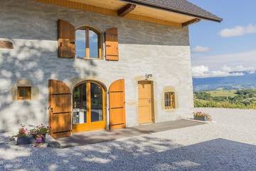 Gîte pour 6 personnes, avec balcon dans Cessens