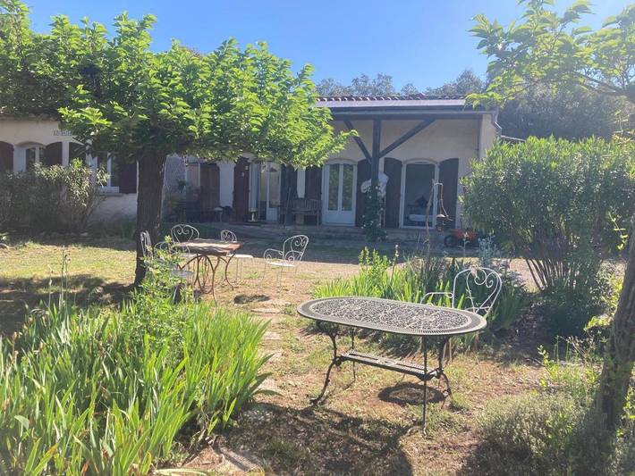 Location de vacances pour 2 personnes, avec vue ainsi que piscine et terrasse, animaux acceptés à Monoblet - 2