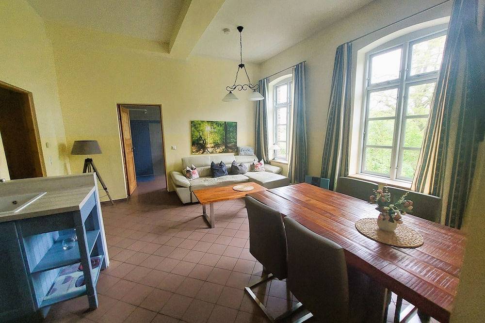 Ganze Wohnung, Kastaniengut Josephine Objekt-Id 121251 - Gutshaus Kastaniengut Objekt-Id 121251 in Grabowhöfe, Mecklenburgische Seenplatte