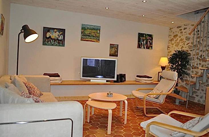 Location de vacances pour 8 personnes, avec vue et jardin, animaux acceptés à Noyers-sur-Jabron - 2