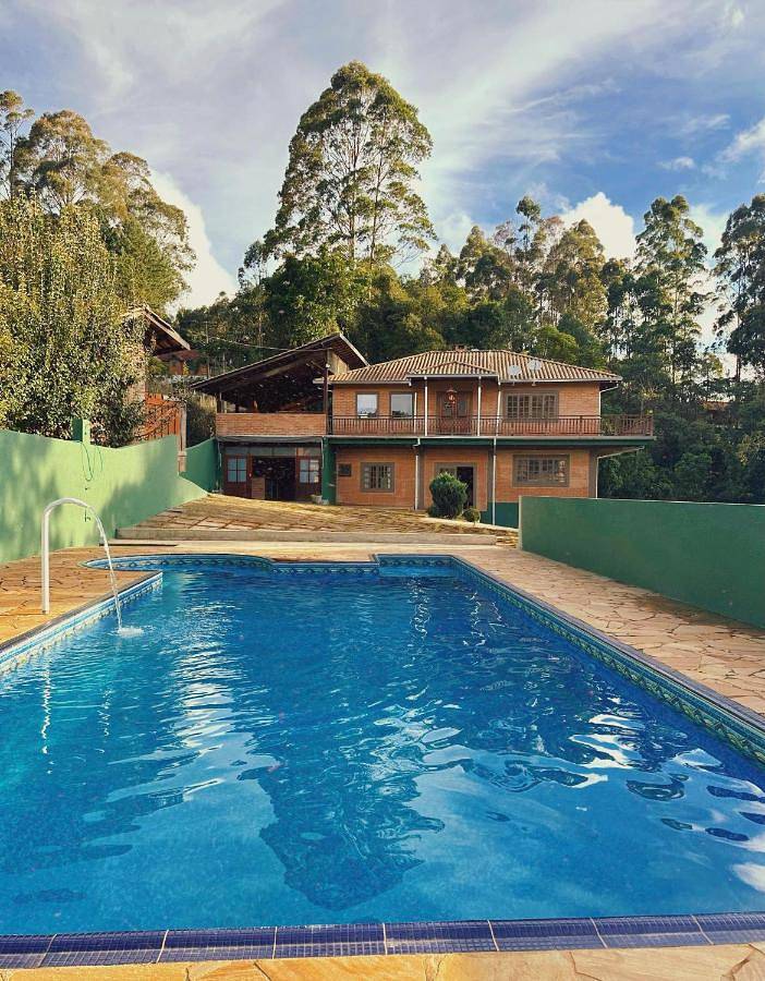 Lodge para 2 pessoas, com piscina e jardim, com animais de estimação em Monte Verde