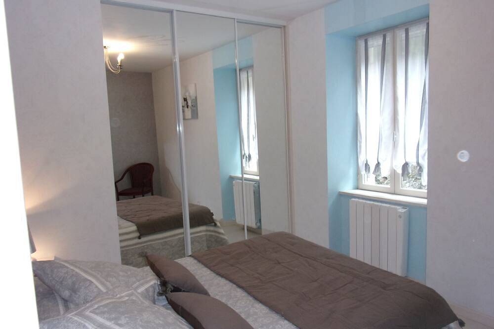 House by the riverside, sleeps up to 4 in Réquista, Massif Central