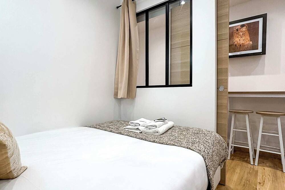 Ganze Wohnung, Hoche B 05 - Ein Schlafzimmer Wohnung, Schläft 4 in Le Pré-Saint-Gervais, Seine-Saint-Denis