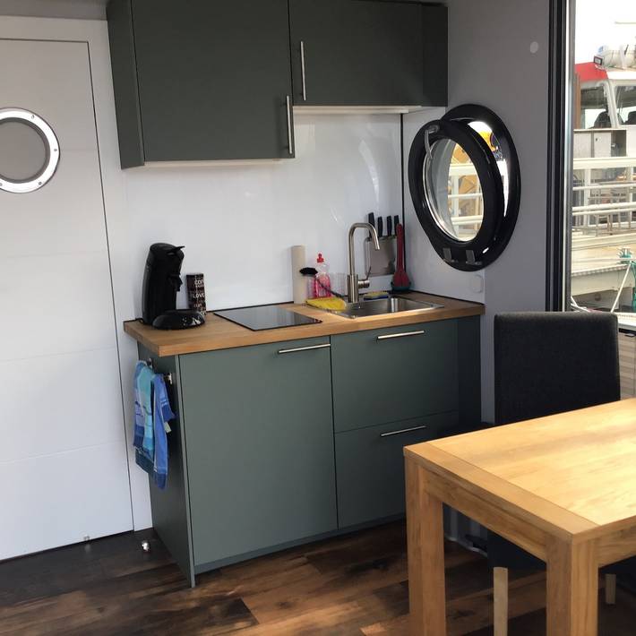 Hausboot für 2 Personen, mit Terrasse und Seeblick an der Ostsee - 3