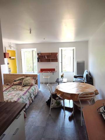 Ferienwohnung für 2 Personen, mit Garten und Ausblick in Les Vans