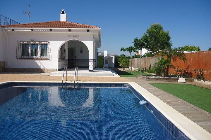 Chalet pour 10 personnes, avec terrasse et jardin à L'Ametlla de Mar