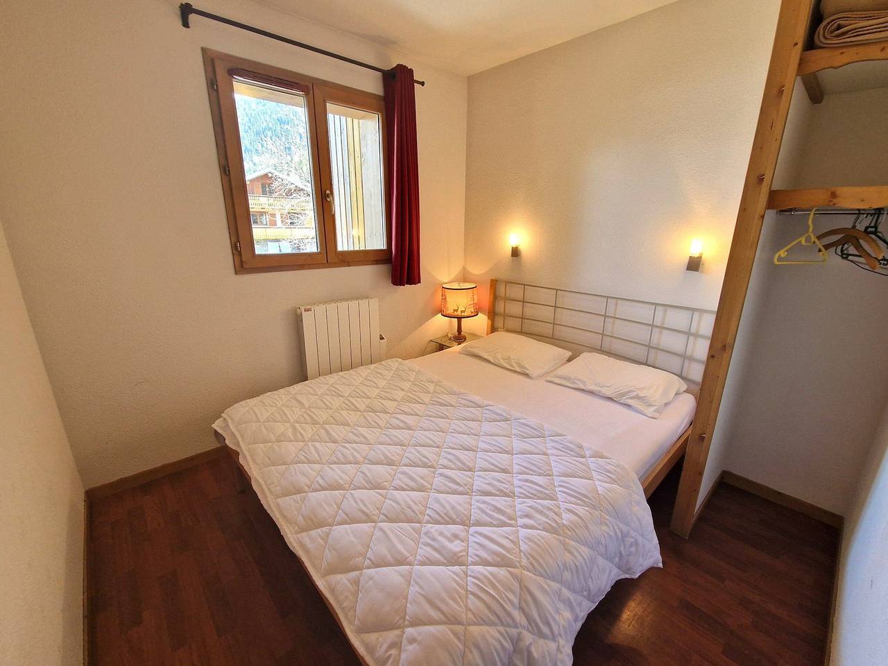 Entire apartment, Cozy 3-Room Apartment for 6 Near Ski Lift in Modane in Valfréjus, Modane