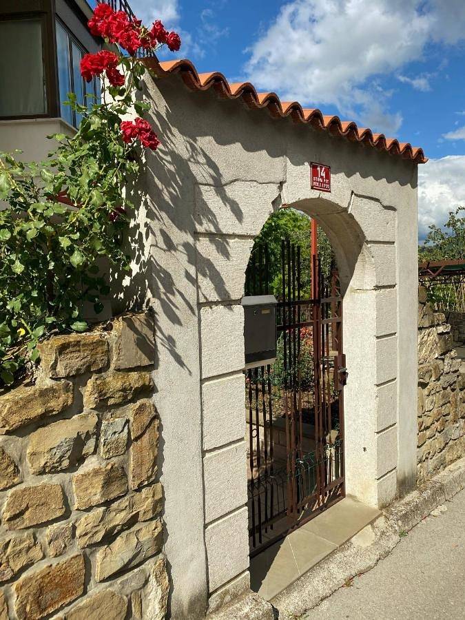 Ferienwohnung für 4 Personen, mit Ausblick und Garten in Izola
