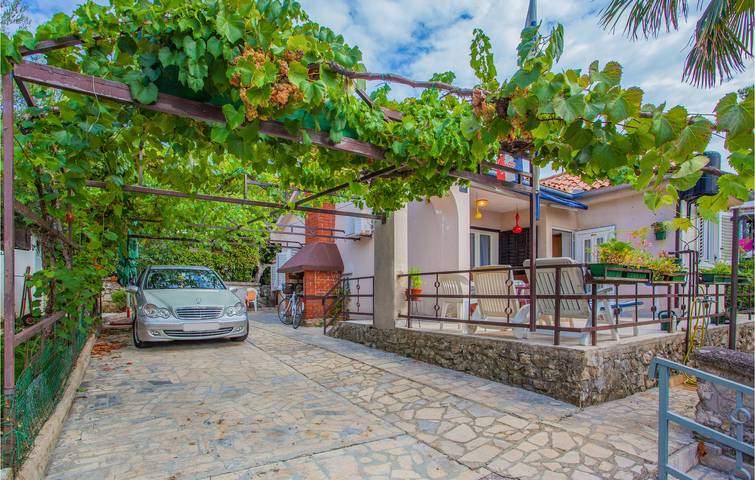 Ferienwohnung für 5 Personen, mit Terrasse, mit Haustier auf Cres - 2