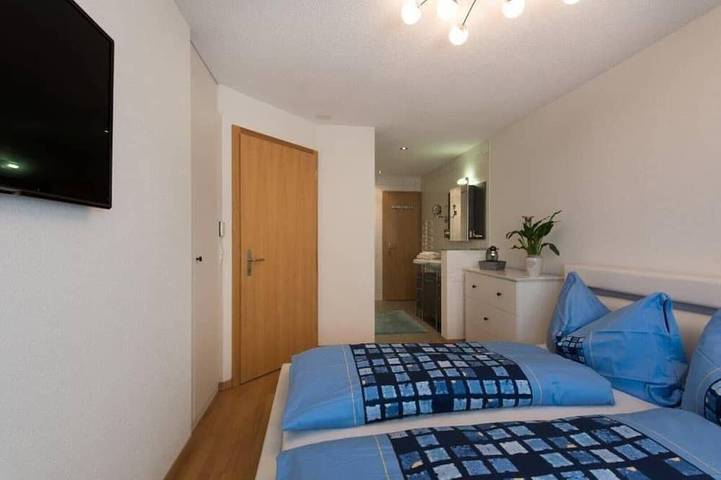 Ferienhaus für 6 Personen, mit Whirlpool und Terrasse in der Schweiz - 3