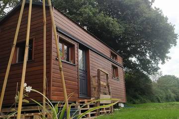 Cabane en bois pour 2 personnes, avec jacuzzi et jardin dans la Manche