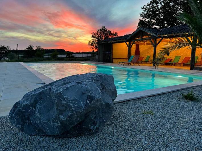 Location de vacances pour 3 personnes, avec piscine et jardin à Saint-Eutrope-de-Born - 3