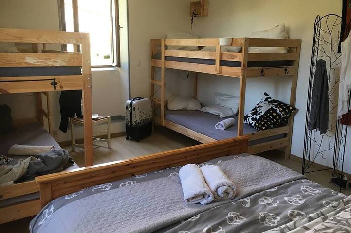 Gîte pour 15 personnes, avec Terrasse et Jardin