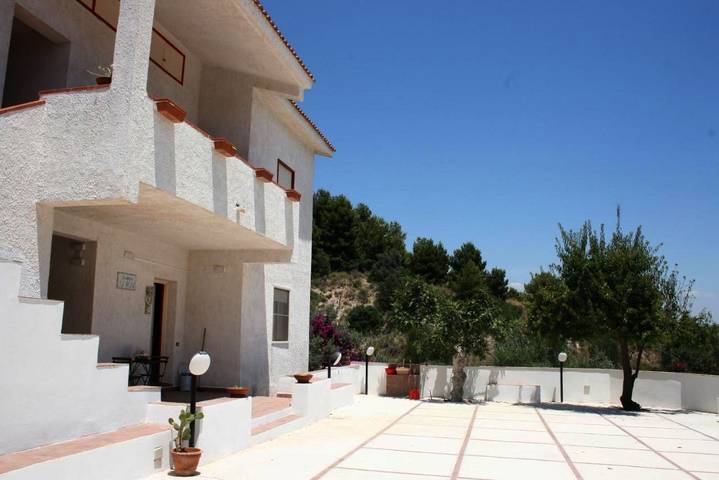 Apartamento de vacaciones para 5 personas, con vistas y jardín - 1