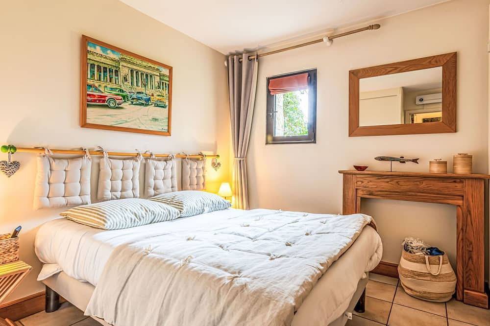 Entire apartment, Nice apartment for 5 people with Wifi, Tv and terrace in Tourgéville, Lisieux region