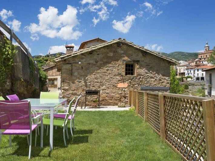 Casa rural para 6 personas, con terraza y jardín, Familias con niños en Los Cameros - 4