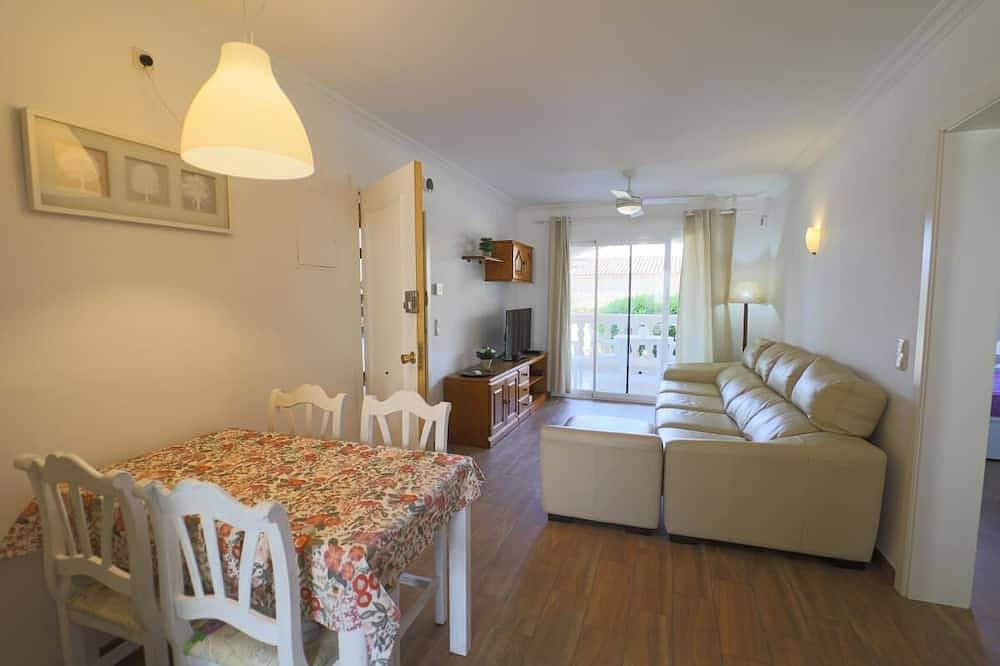 Ganze Wohnung, Ferienwohnung Flora mit  ca. 60 qm, Pool, 2 Sz, , 4 Pers. Strand ca.500 m Video ansehen? Auf Youtube eingeben\" Flora Cala Ratjada\" in Cala Ratjada, Capdepera