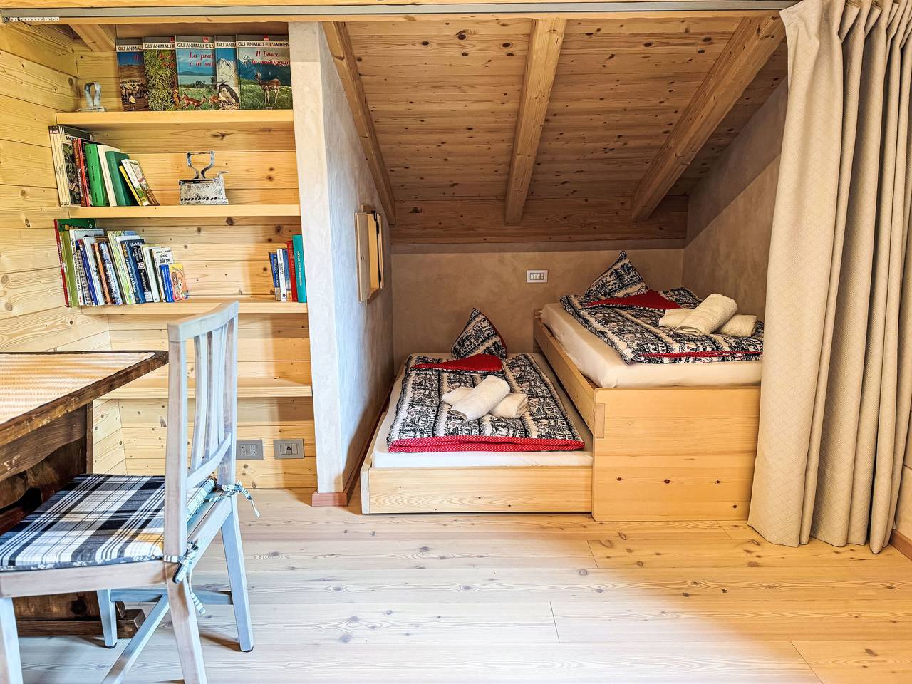 Ganze Wohnung, Chalet 'Casa al Pozzo' mit Bergblick in Torre di Santa Maria, Bernina-Alpen