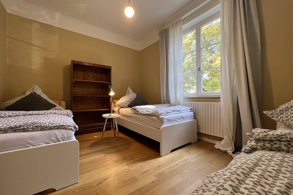 Ganze Wohnung, 3 Zimmer-Jugendstilwohnung in Schlossnähe in Ludwigsburg, Landkreis Ludwigsburg