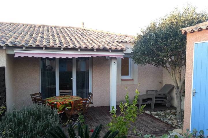 Gîte pour 4 personnes, avec Terrasse ainsi que Jardin et Piscine