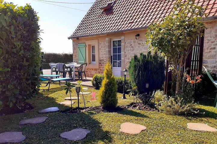 Gîte pour 2 personnes, avec Terrasse et Jardin à Beuvrequen