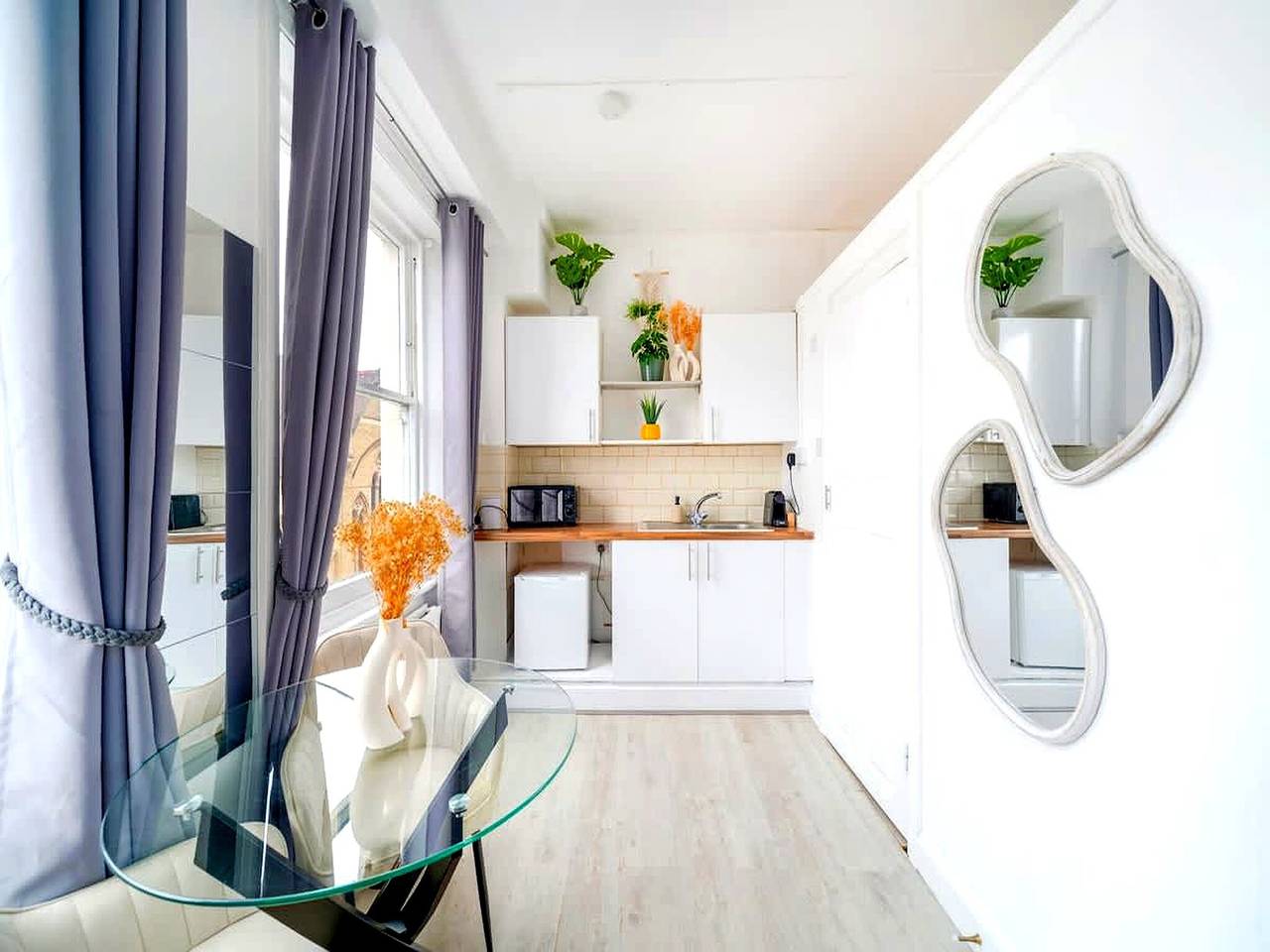 Entire apartment, West Kensington Modern Couple Retreat in Hammersmith and Fulham, London