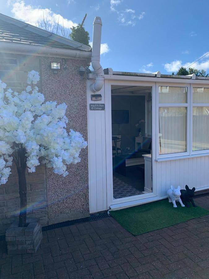 Peacocks Guest House in Largs, Firth Of Clyde