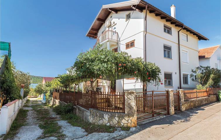 Gîte pour 4 personnes, avec Terrasse à Pirovac