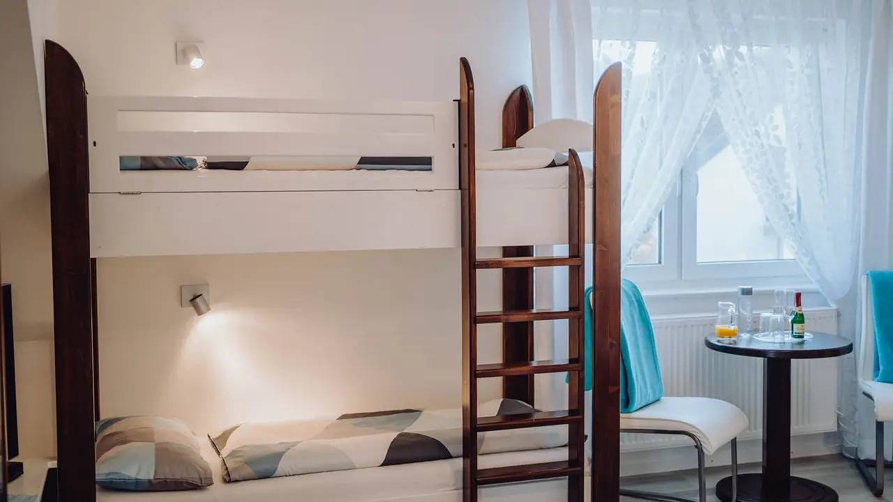 Mehrbettzimmer für 4 Personen in Rheinhausen in Rheinhausen, Südschwarzwald