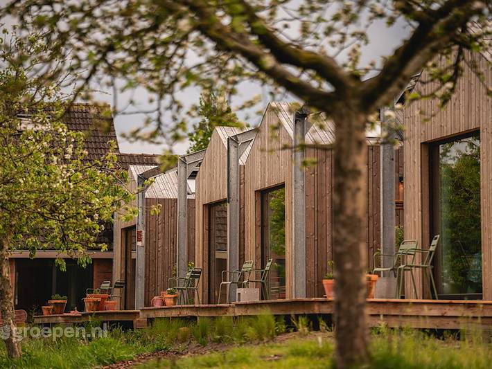 Ferienhaus für 20 Personen, mit Sauna und Whirlpool sowie Terrasse und Balkon/Terrasse