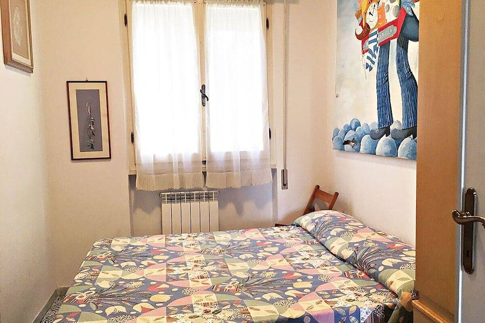 Villa Versilia Marina Pietrasanta 2 Schlafzimmer Badezimmer Wohnzimmer Küche Esszimmer in Marina di Pietrasanta, Pietrasanta