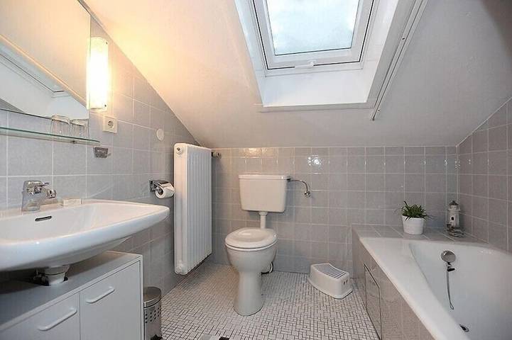 Ganze Wohnung, 3-Zimmer-Ferienwohnung ruhig, zentral, familienfreundlich. Haustiere willkommen in Mittenwald, Bayerische Alpen