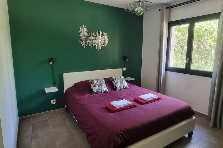 Location de vacances pour 10 personnes, avec terrasse et jardin à Labastide-de-Virac - 4