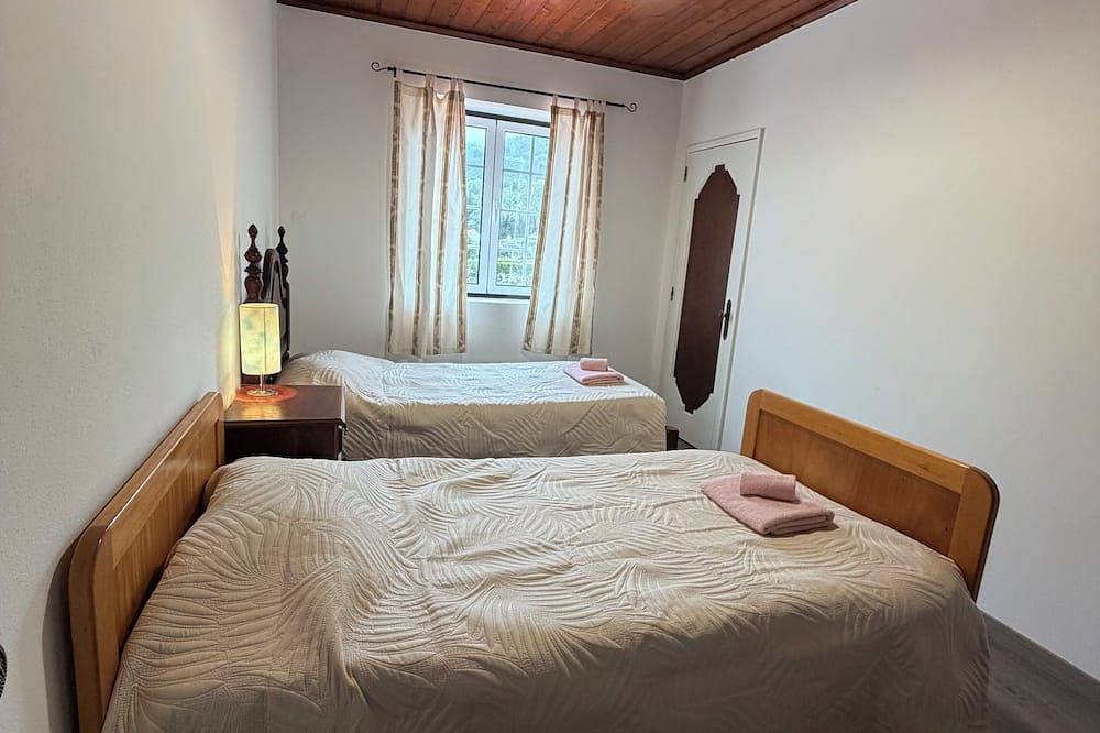 Ganze Wohnung, Casa do Horizonte - Family-Friendly Apartment with Ocean & Mountain Views in Biscoitos, Terceira (Azoren)