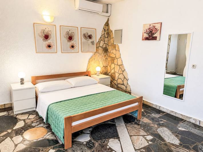 Vakantiewoning voor 2 personen, with Balkon and Terras as well as Tuin and Zwembad in Istrië