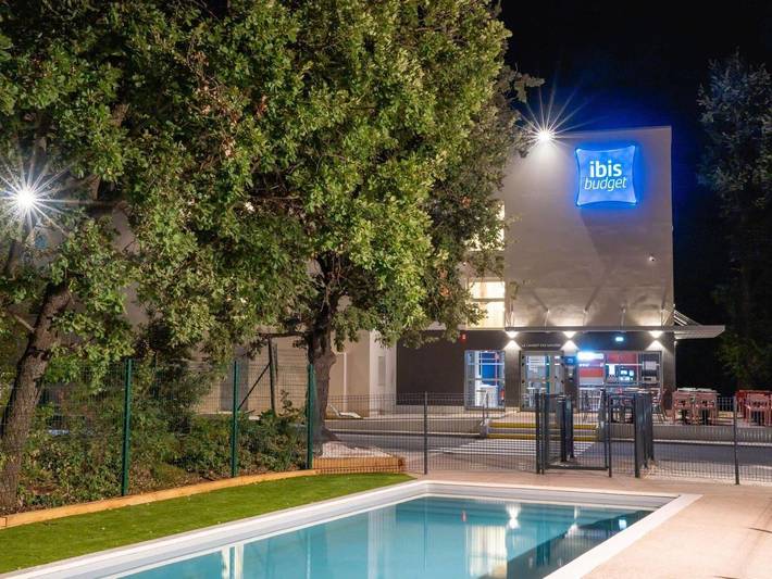 Hôtel pour 2 personnes, avec piscine et jardin à Le Cannet-des-Maures - 2