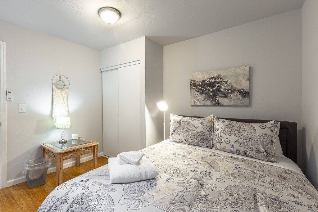 2Br Guest House | Downtown Redwood City | 10mins to Stanford/Palo Alto | Parking in Redwood City, Silicon Valley