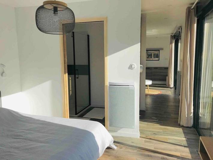 Location de vacances pour 4 personnes, avec terrasse ainsi que piscine et jardin à Le Pian-Médoc - 2