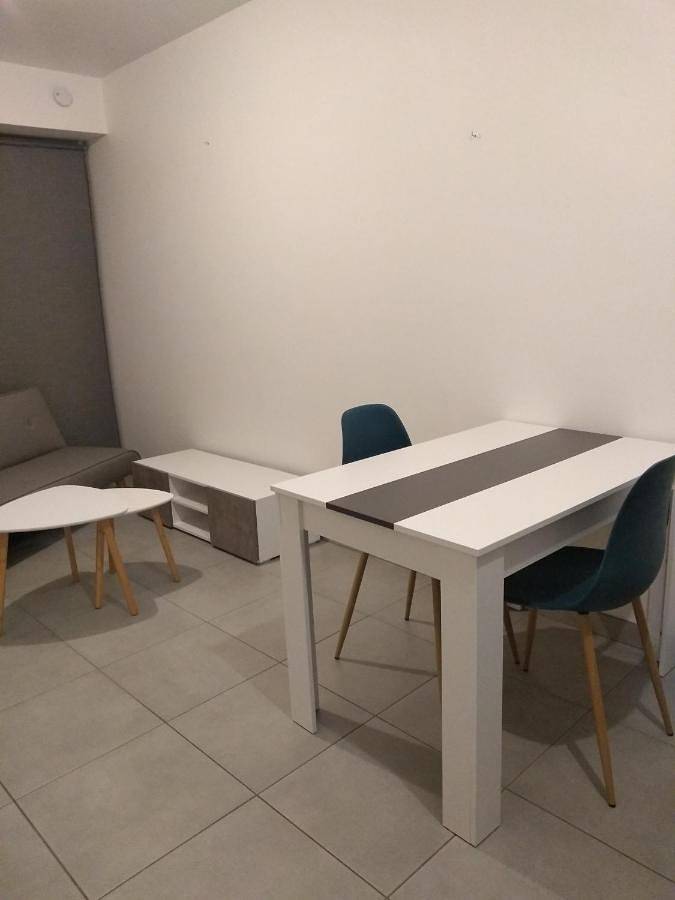 Gîte pour 2 personnes, avec terrasse dans Clayes