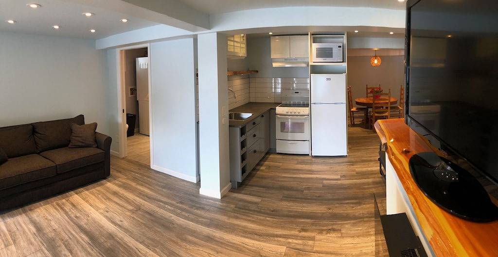 Ganze Wohnung, Wunderschöne Privatsuite am See von Cowichan - für 5 Personen in Youbou / Meade Creek, Cowichan Valley Regional District