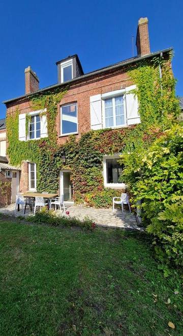 Location de vacances pour 10 personnes, avec jardin, animaux acceptés à Neufchâtel-en-Bray