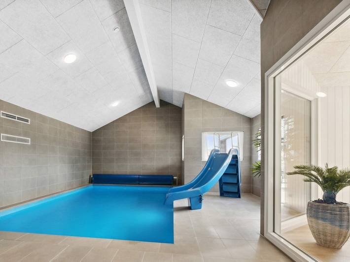 Ferienhaus für 30 Personen, mit Whirlpool und Terrasse sowie Pool und Sauna auf Seeland