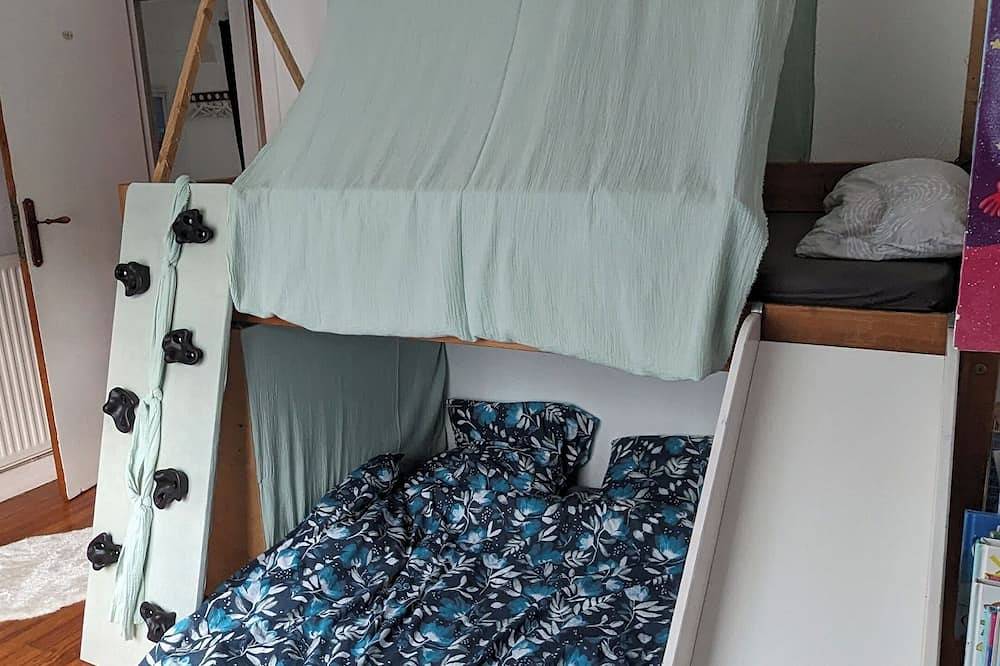 French riverside cottage 20 minutes from Disney in Guérard, Seine-et-Marne